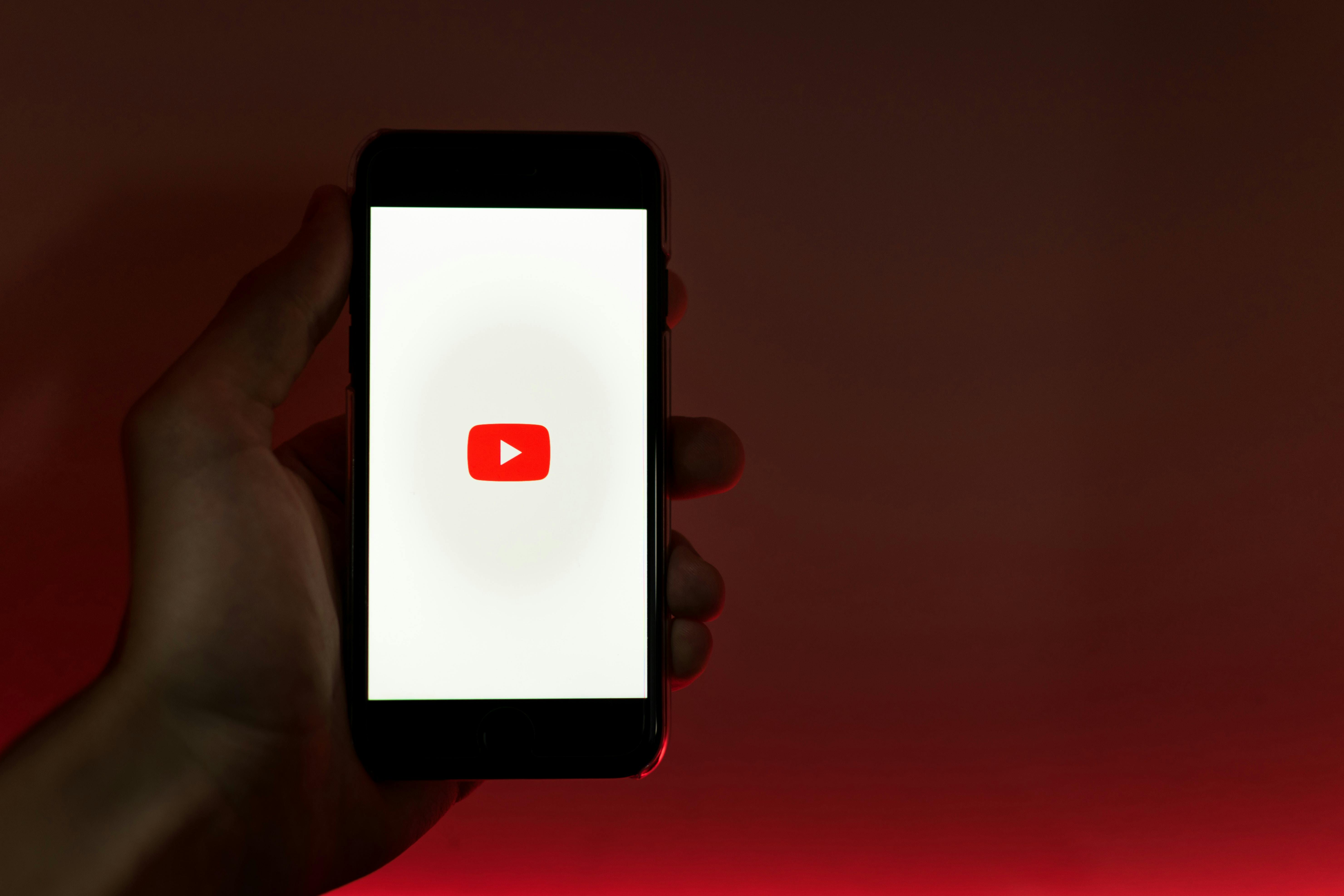 Melhores canais do YouTube sobre finanças para você acompanhar